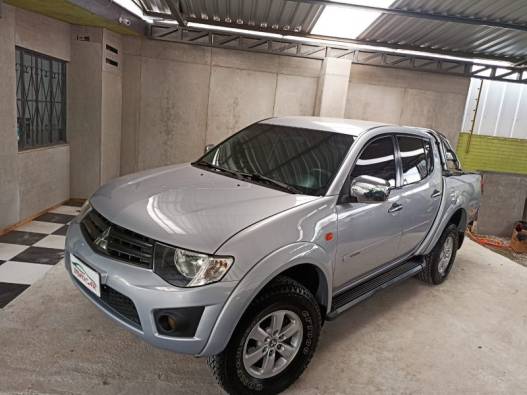 MITSUBISHI - L200 TRITON - 2013/2013 - Prata - R$ 84.900,00