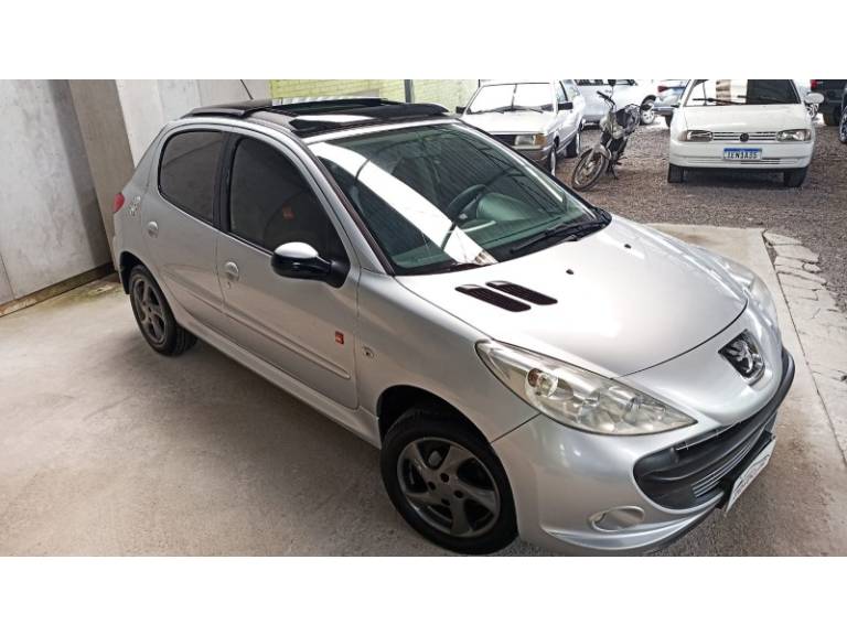 PEUGEOT - 207 - 2010/2011 - Prata - R$ 24.900,00
