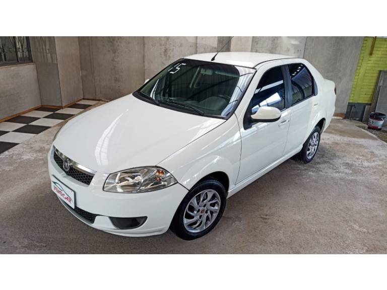 FIAT - SIENA - 2015/2015 - Branca - R$ 37.900,00