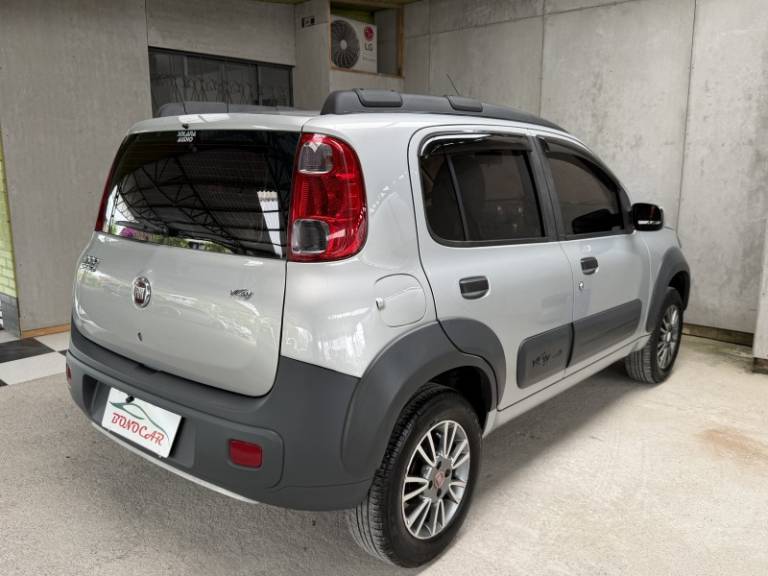 FIAT - UNO - 2010/2011 - Prata - Sob Consulta