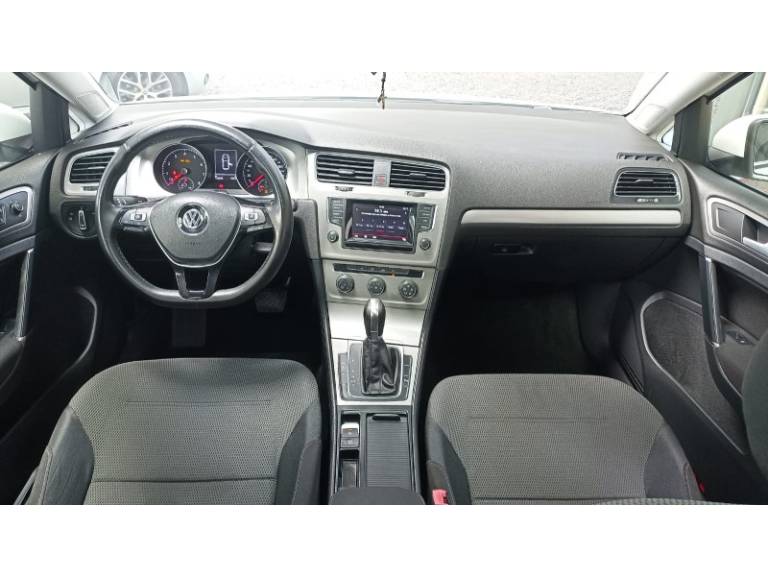 VOLKSWAGEN - GOLF - 2014/2014 - Branca - R$ 75.900,00