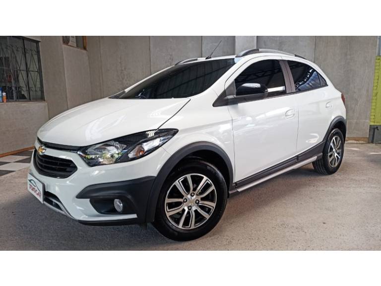 CHEVROLET - ONIX - 2018/2018 - Branca - R$ 68.900,00
