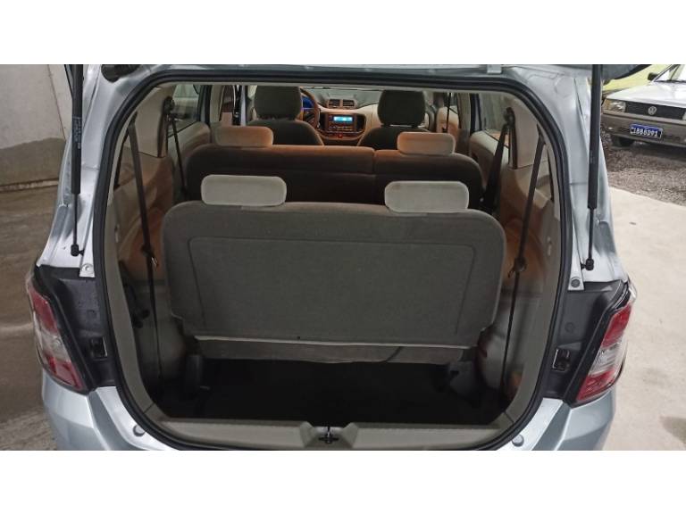 CHEVROLET - SPIN - 2012/2013 - Prata - R$ 50.900,00