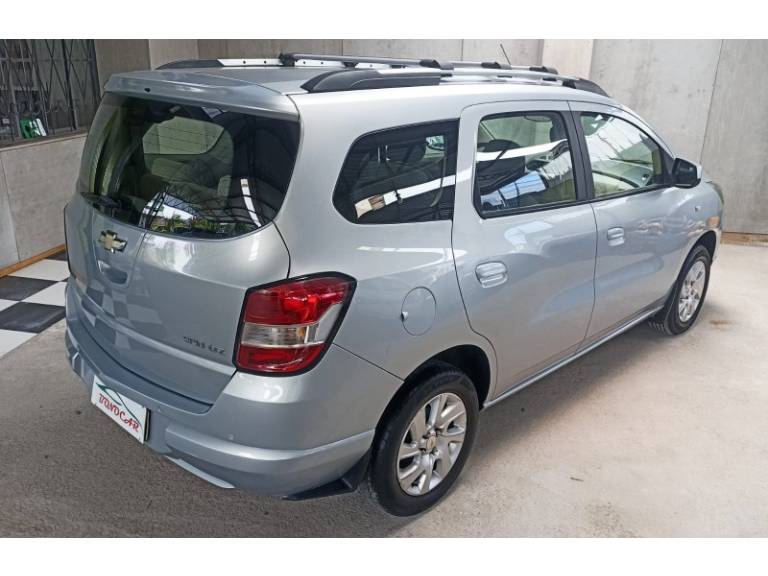 CHEVROLET - SPIN - 2012/2013 - Prata - R$ 48.900,00
