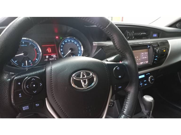 TOYOTA - COROLLA - 2015/2015 - Cinza - R$ 86.900,00