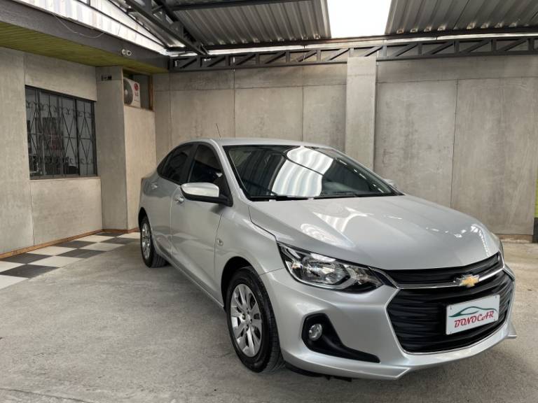 CHEVROLET - ONIX - 2022/2023 - Prata - R$ 68.900,00