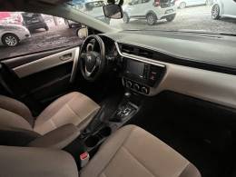 TOYOTA - COROLLA - 2017/2018 - Prata - R$ 89.900,00