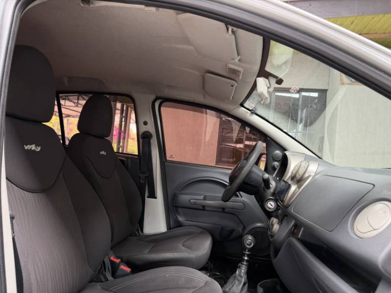 FIAT - UNO - 2010/2011 - Prata - Sob Consulta