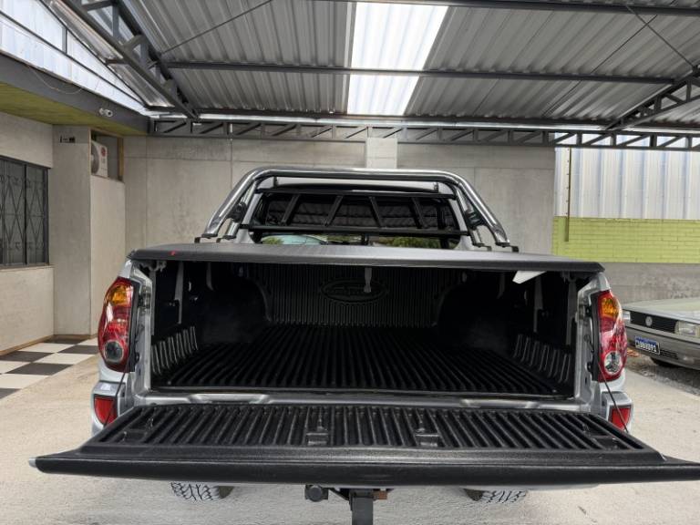 MITSUBISHI - L200 TRITON - 2013/2013 - Prata - R$ 85.900,00