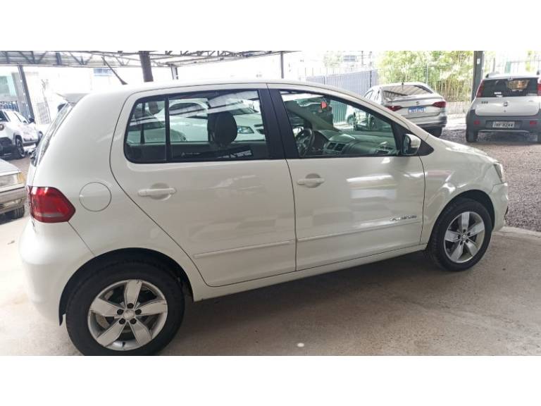 VOLKSWAGEN - FOX - 2017/2018 - Branca - R$ 55.900,00