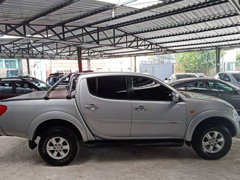 MITSUBISHI - L200 TRITON - 2013/2013 - Prata - R$ 84.900,00
