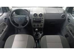 FORD - ECOSPORT - 2005/2006 - Prata - R$ 29.900,00