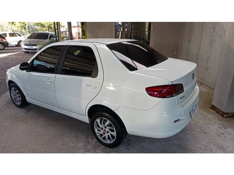 FIAT - SIENA - 2015/2015 - Branca - R$ 37.900,00