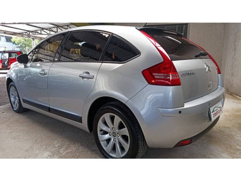 CITROËN - C4 - 2012/2013 - Prata - R$ 35.900,00