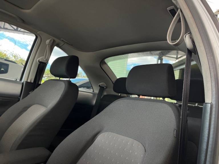 VOLKSWAGEN - NEW BEETLE - 2008/2009 - Prata - R$ 69.000,00