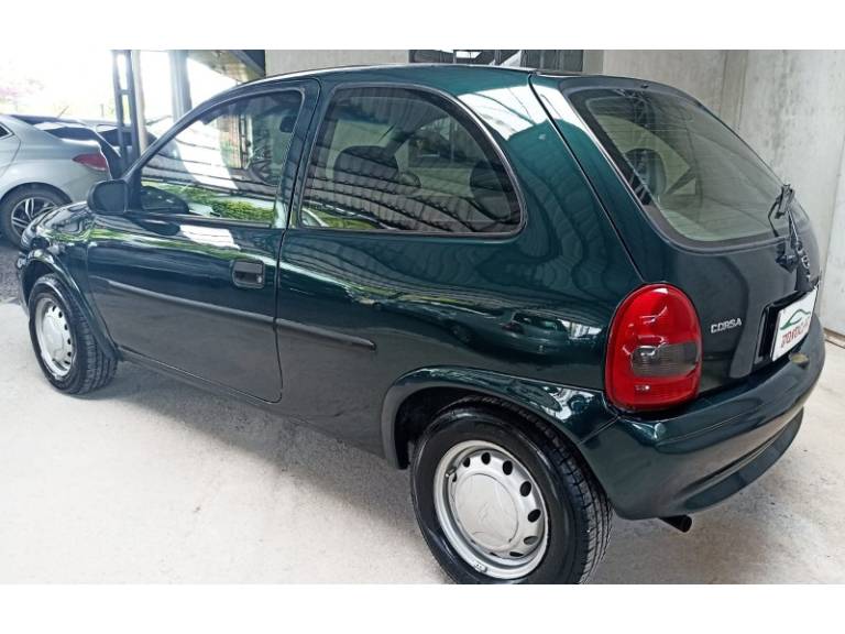 CHEVROLET - CORSA - 2001/2001 - Verde - R$ 15.000,00