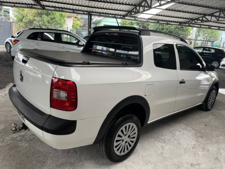 VOLKSWAGEN - SAVEIRO - 2014/2015 - Branca - R$ 59.900,00