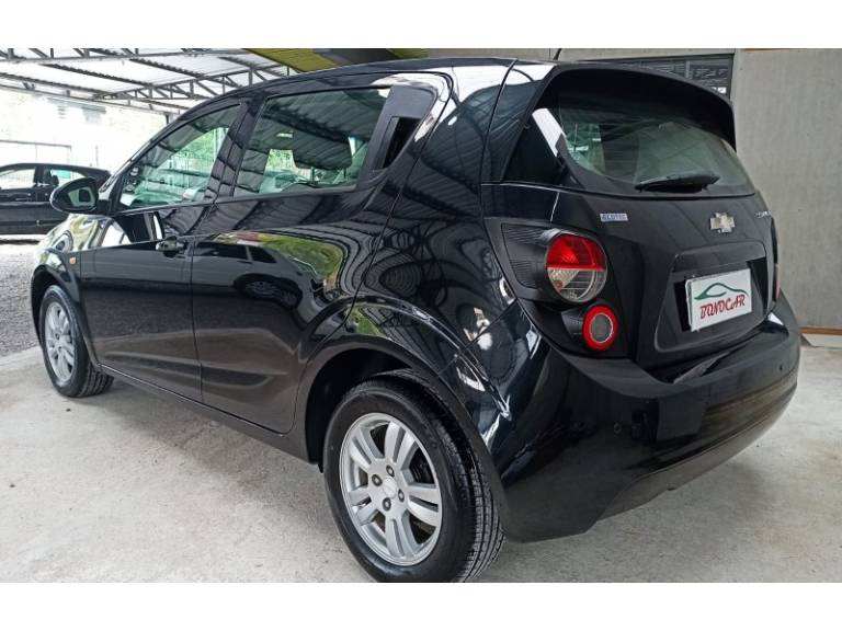 CHEVROLET - SONIC - 2013/2013 - Preta - R$ 36.900,00