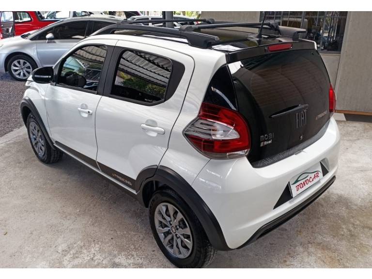 FIAT - MOBI - 2021/2022 - Branca - R$ 54.900,00