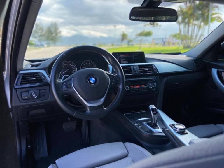 BMW - 328I - 2013/2014 - Prata - R$ 115.900,00