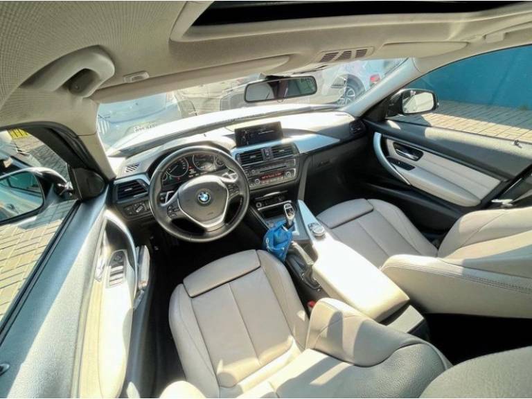 BMW - 328I - 2013/2014 - Prata - R$ 115.900,00