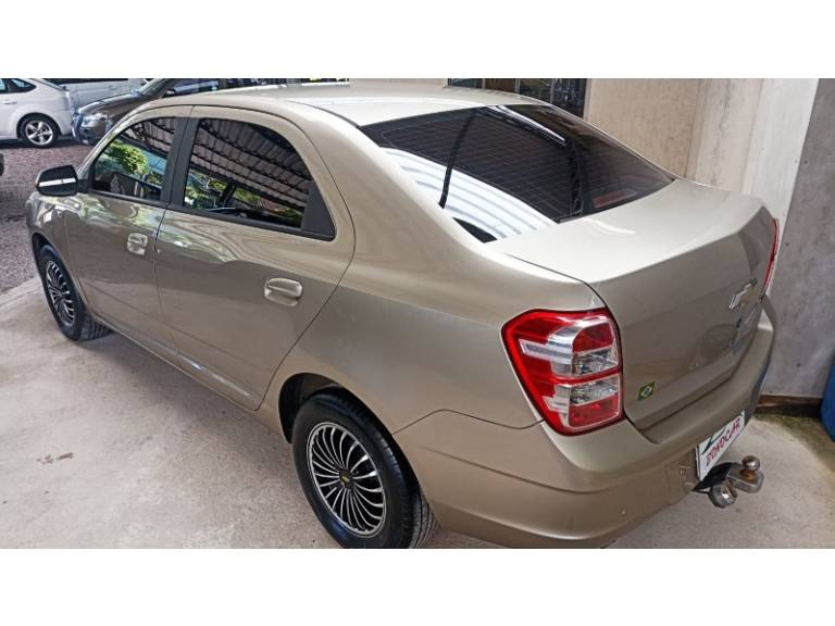 CHEVROLET - COBALT - 2012/2012 - Bege - R$ 37.900,00