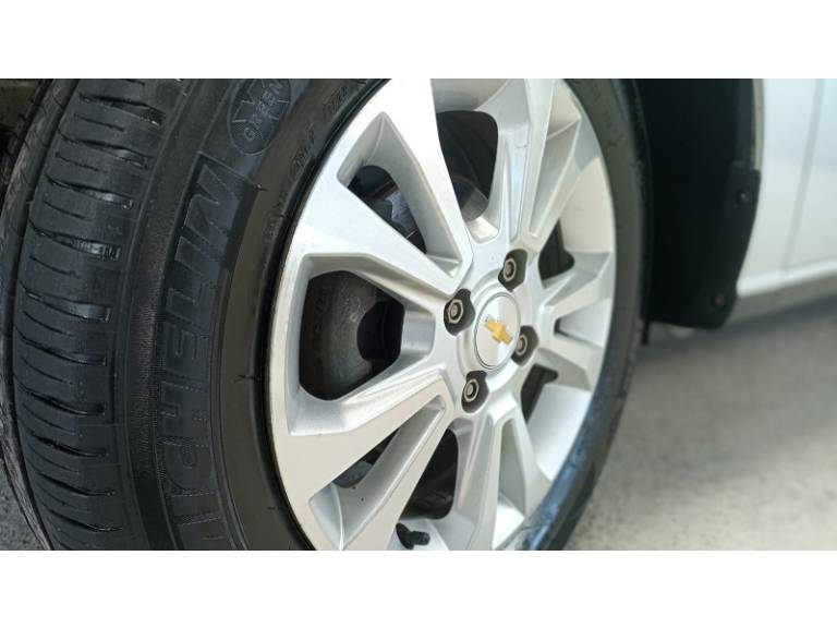 CHEVROLET - PRISMA - 2015/2015 - Prata - R$ 54.900,00