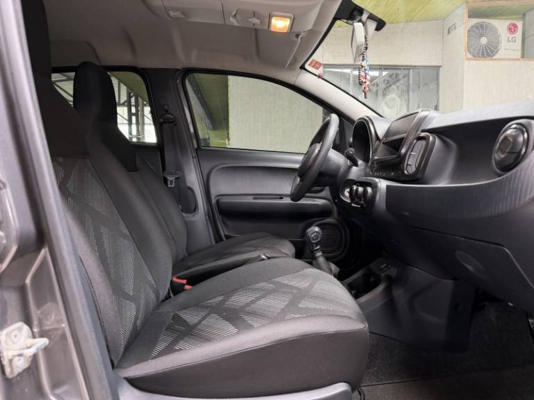 FIAT - MOBI - 2022/2022 - Cinza - R$ 49.900,00