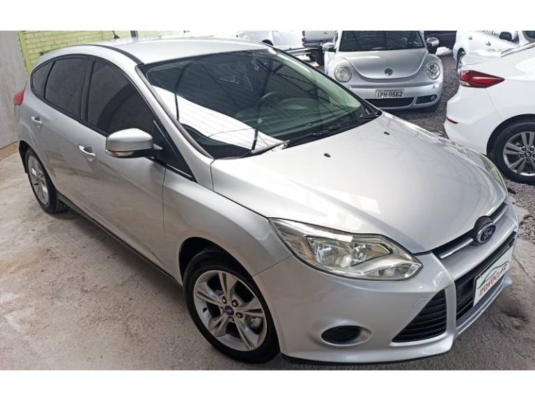 FORD - FOCUS - 2015/2015 - Prata - R$ 55.900,00