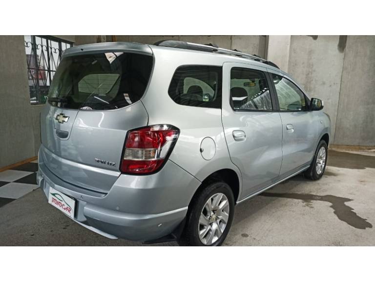 CHEVROLET - SPIN - 2012/2013 - Prata - R$ 50.900,00