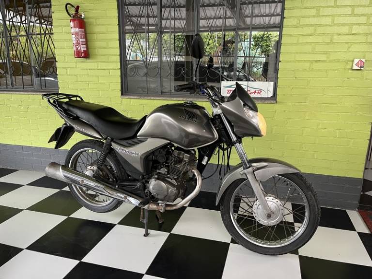 HONDA - CG 150 - 2009/2009 - Prata - R$ 10.500,00