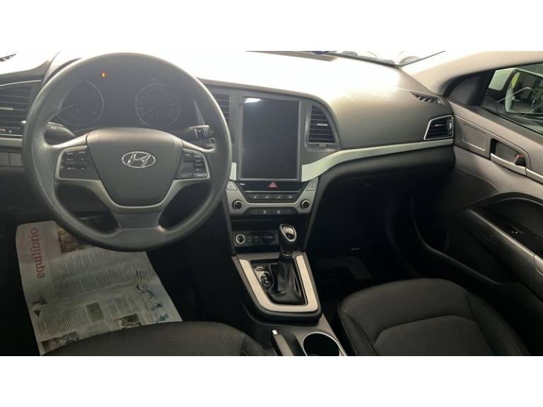 HYUNDAI - ELANTRA - 2016/2017 - Branca - R$ 79.900,00