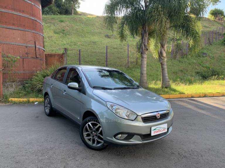 FIAT - SIENA - 2013/2014 - Cinza - R$ 43.900,00