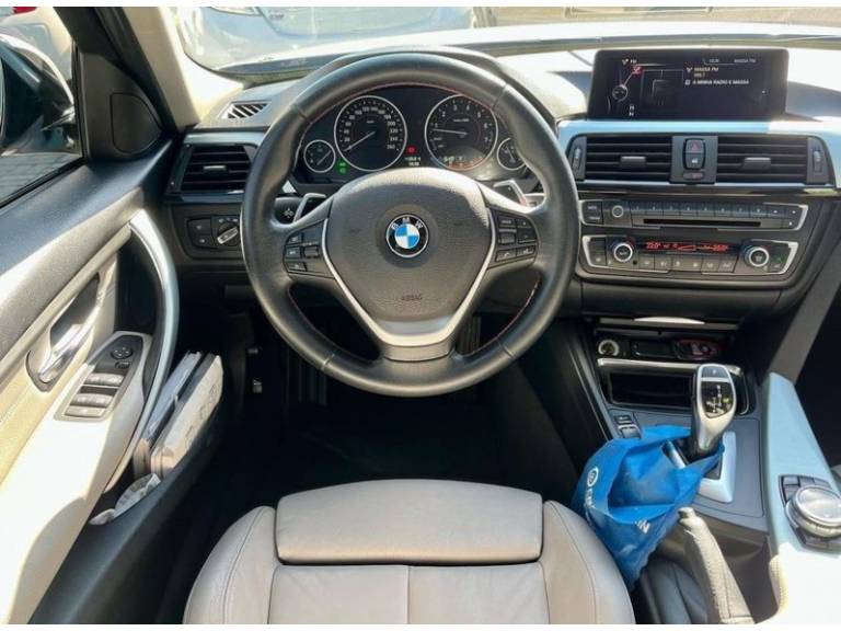 BMW - 328I - 2013/2014 - Prata - R$ 115.900,00