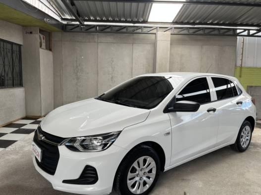 CHEVROLET - ONIX - 2019/2020 - Branca - R$ 68.900,00