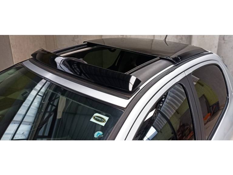 PEUGEOT - 207 - 2010/2011 - Prata - R$ 24.900,00