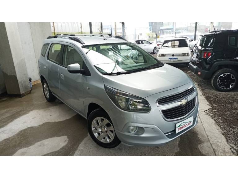 CHEVROLET - SPIN - 2012/2013 - Prata - R$ 50.900,00