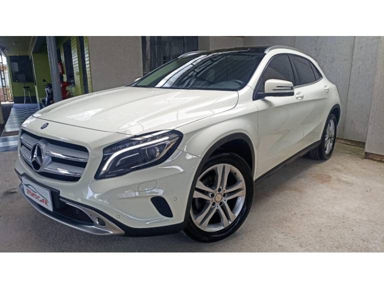 MERCEDES-BENZ - GLA 200 - 2017/2017 - Branca - R$ 118.900,00