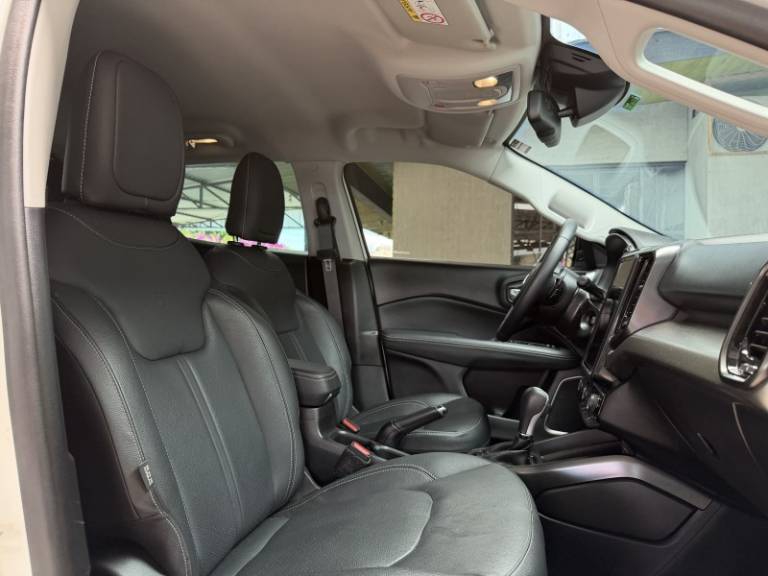 FIAT - TORO - 2024/2024 - Branca - R$ 142.900,00