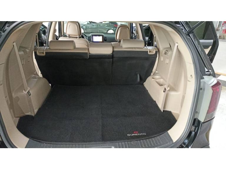 KIA MOTORS - SORENTO - 2010/2011 - Preta - R$ 59.900,00
