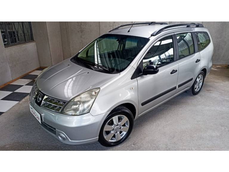 NISSAN - GRAND LIVINA - 2011/2012 - Prata - R$ 39.900,00