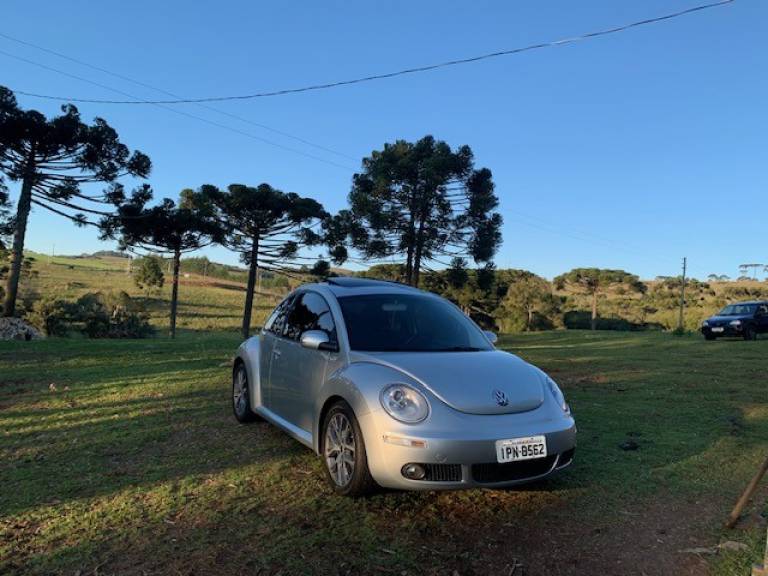 VOLKSWAGEN - NEW BEETLE - 2008/2009 - Prata - R$ 69.000,00