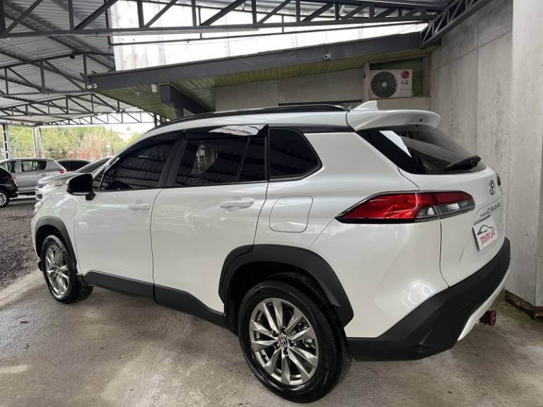 TOYOTA - COROLLA - 2024/2025 - Branca - R$ 167.900,00