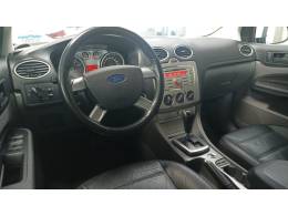 FORD - FOCUS - 2012/2013 - Branca - R$ 44.900,00
