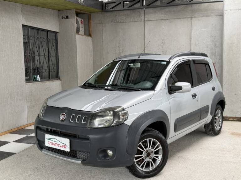 FIAT - UNO - 2010/2011 - Prata - Sob Consulta