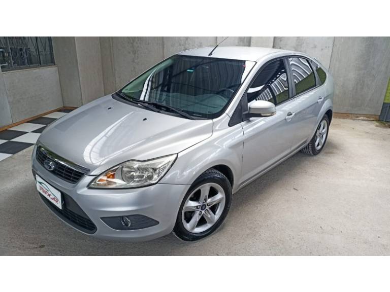 FORD - FOCUS - 2013/2013 - Prata - R$ 43.900,00