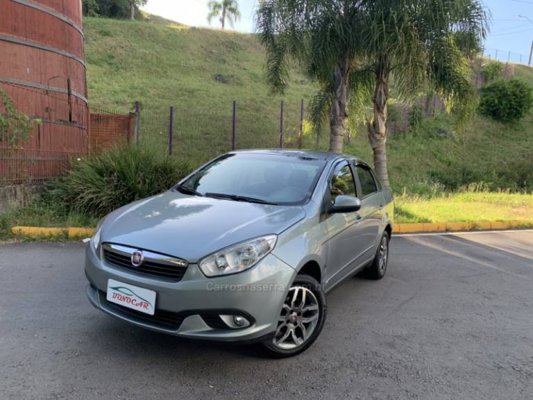 FIAT - SIENA - 2013/2014 - Cinza - R$ 43.900,00