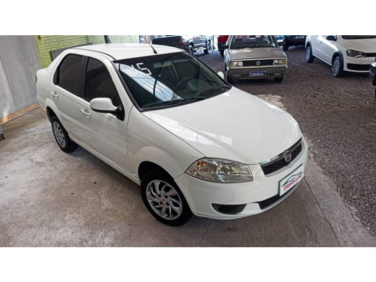 FIAT - SIENA - 2015/2015 - Branca - R$ 37.900,00