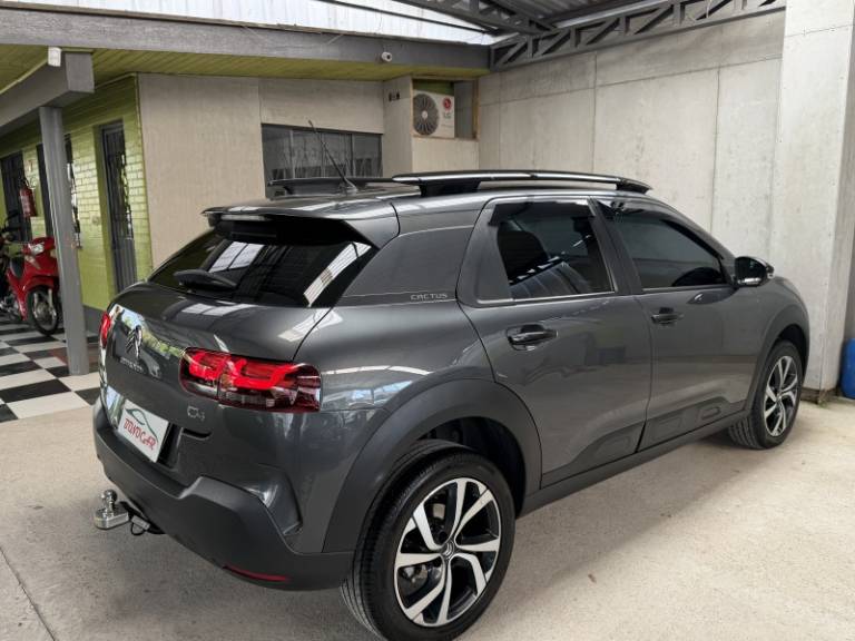 CITROËN - C4 CACTUS - 2021/2022 - Cinza - R$ 88.900,00