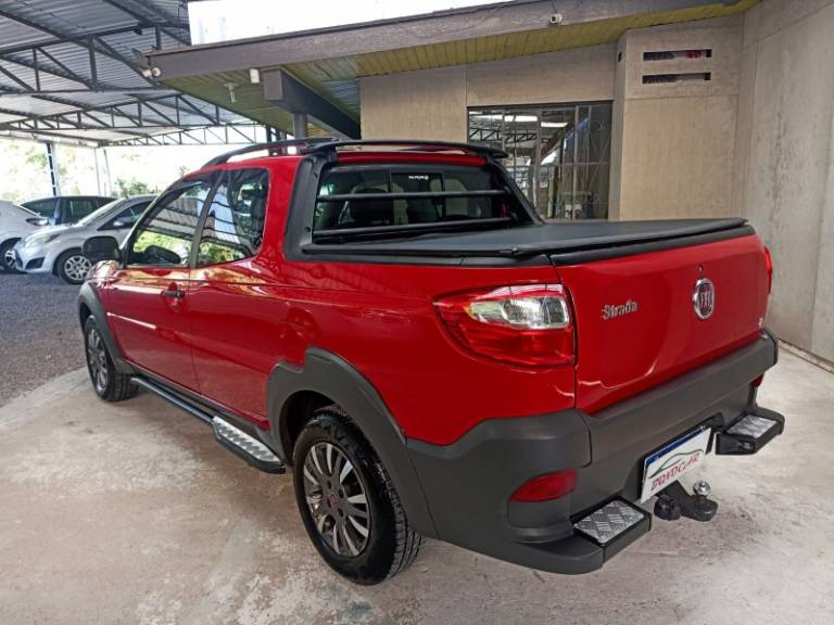 FIAT - STRADA - 2014/2014 - Vermelha - R$ 55.900,00